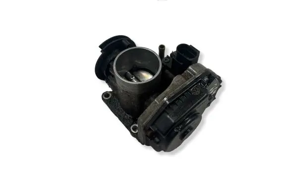 Volkswagen Golf IV Throttle body valve 030133064D