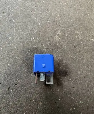 BMW 7 G11 G12 Glow plug pre-heat relay 9367693