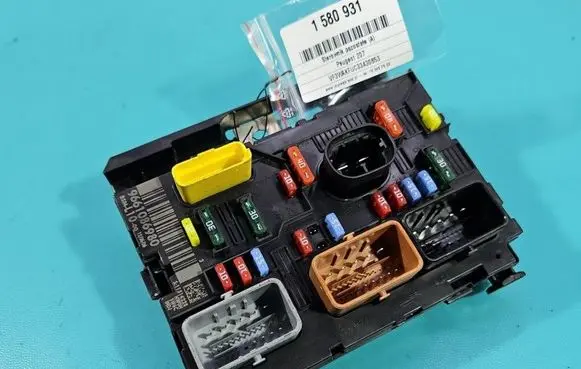 Peugeot 207 Central body control module 9661086980 IMPRK1580931