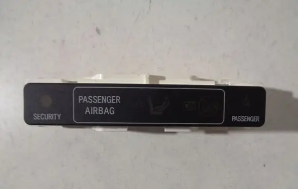 Toyota Avensis T270 Seat belt warning relay 8395005010