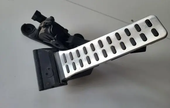 KIA Sorento Accelerator throttle pedal