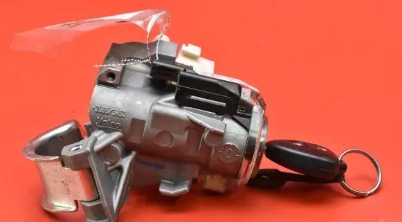Toyota Corolla Verso E110 Ignition lock 45020-0203