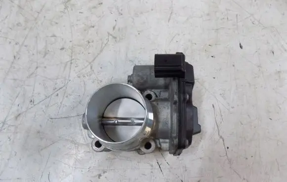Volvo XC40 Throttle body valve 