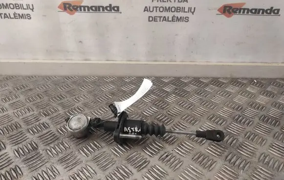 Opel Astra G Clutch master cylinder 90523769
