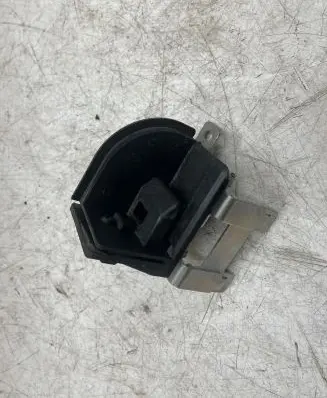 BMW 5 F10 F11 Parcel shelf load cover mount bracket 9168474 55220011