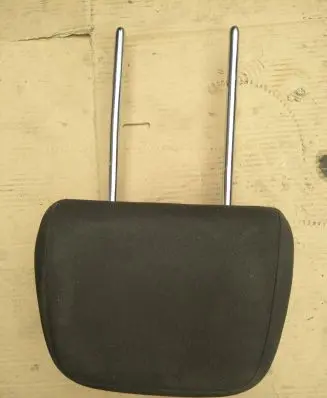 Volkswagen Tiguan Front seat headrest 