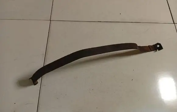 Nissan Micra Fuel tank mounting bracket