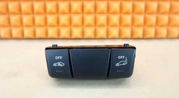 Mercedes-Benz B W246 W242 Switch for retractable tow bar 1728208710