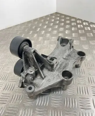 Nissan Qashqai Generator/alternator bracket 117105124R