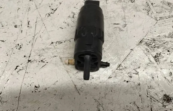 Volkswagen Touran I Windscreen/windshield washer pump 1K6955651 612002864