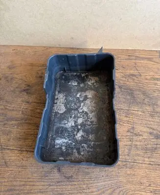 Battery box tray