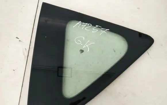 Toyota RAV 4 (XA30) Rear side window