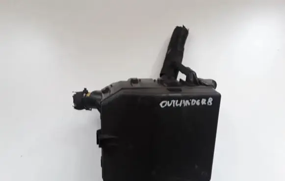 Mitsubishi Outlander Fuse module 7594