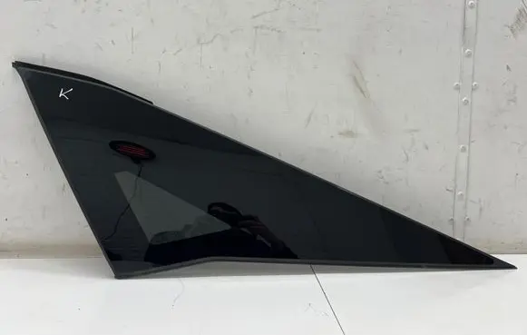 Peugeot 3008 III Rear side window 