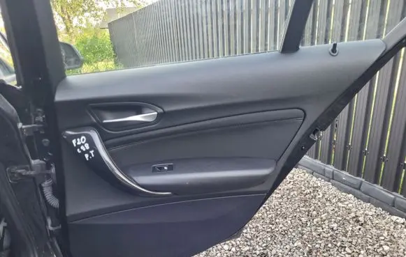 BMW 1 F20 F21 Front door card panel trim