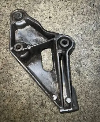 BMW 5 E34 Engine mounting bracket 1133363