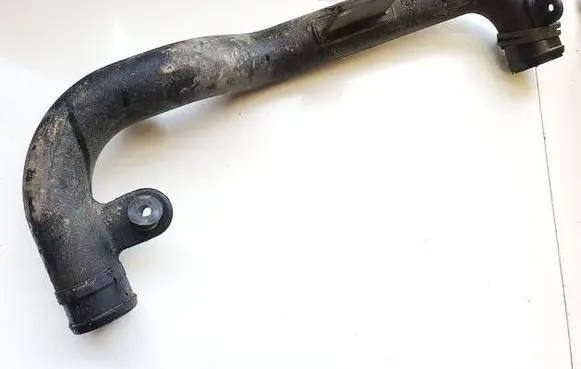 Volkswagen PASSAT B5 Intercooler hose/pipe 8D0145840M