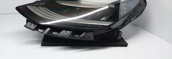 Tesla Model 3 Headlight/headlamp 1077375-00-C