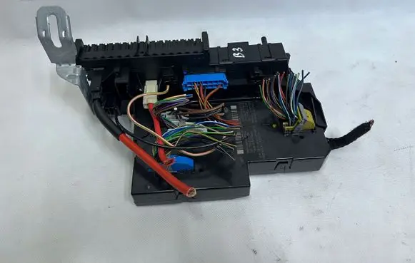 Mercedes-Benz C W204 SAM control unit A2049060105
