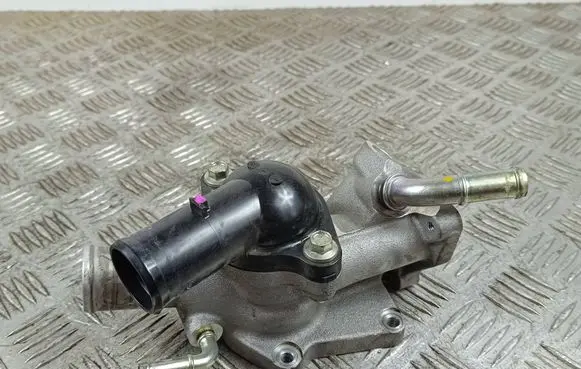 Mazda CX-9 Thermostat/thermostat housing 