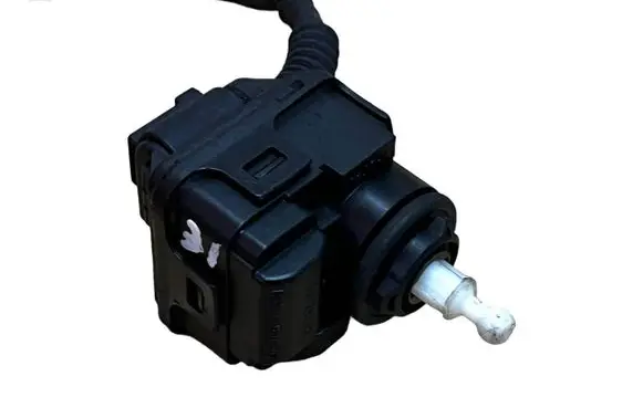 Headlight level adjustment motor