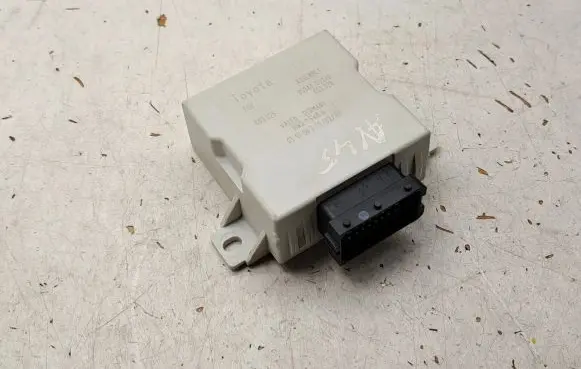 Toyota Avensis T250 Window wiper relay 8594005040