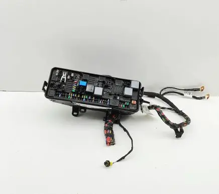 Land Rover Defender Fuse module S8B214N030DB S8B214K016CC