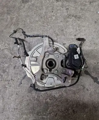 Jeep Grand Cherokee WL Rear wheel hub 68401941AB