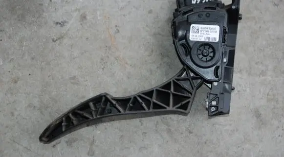 Volvo XC60 Accelerator throttle pedal 6G929F836DD