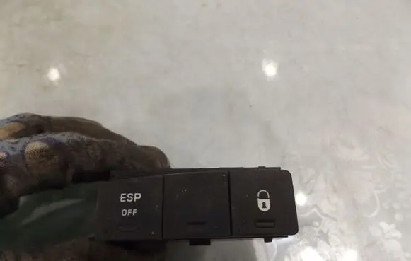 Citroen C3 Picasso ESP (stability program) switch 