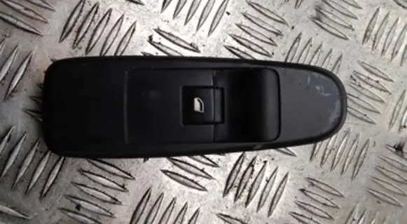 Citroen C4 I Picasso Electric window control switch 13569 11660