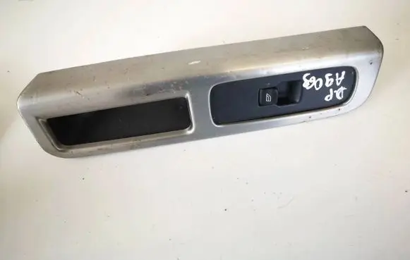 Volvo V50 Electric window control switch 8679669