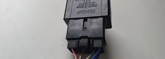 Toyota Avensis T270 ABS relay 