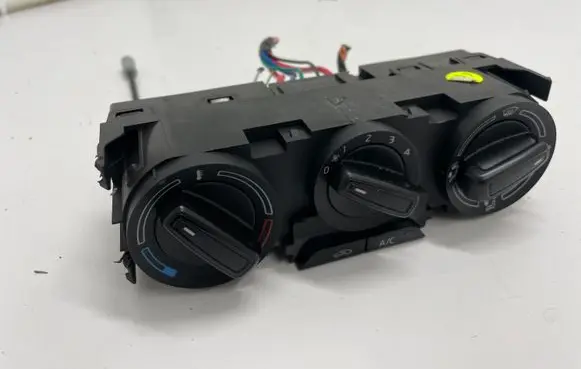 Skoda Fabia Mk3 (NJ) Climate control unit