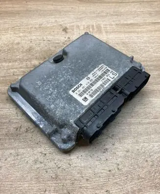 Opel Astra H Engine control unit/module ECU 90589736 0281001670