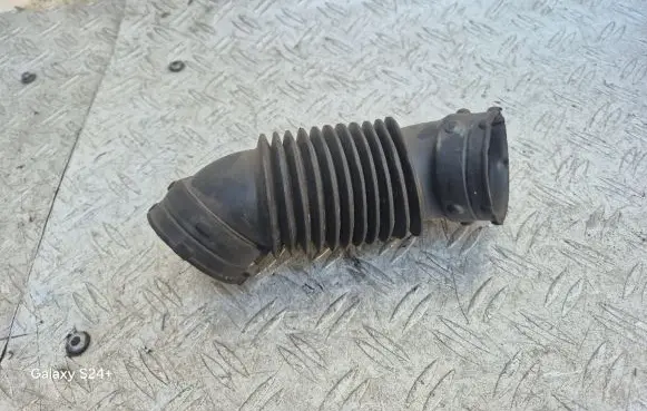 Ford Fiesta Air intake duct part N04039E151 N04039E151B