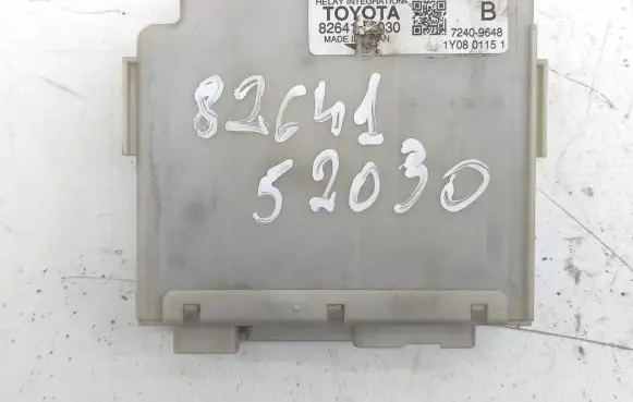 Toyota Yaris Fuse module 72409648