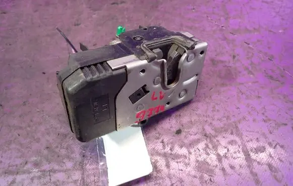 Opel Vectra B Front door lock 