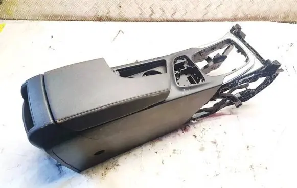 Opel Insignia A Armrest 22831963