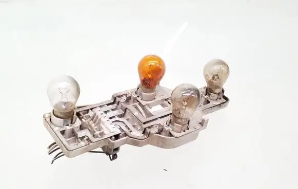 Skoda Octavia Mk2 (1Z) Tail light bulb cover holder 1Z9945257