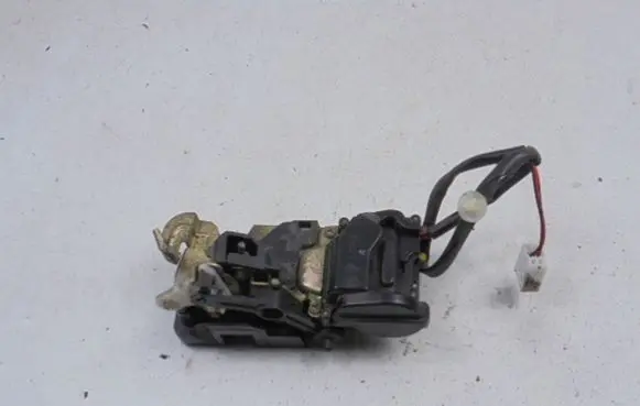 Mazda 323 Rear door lock