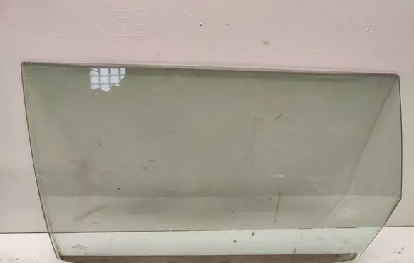 Rear door window glass