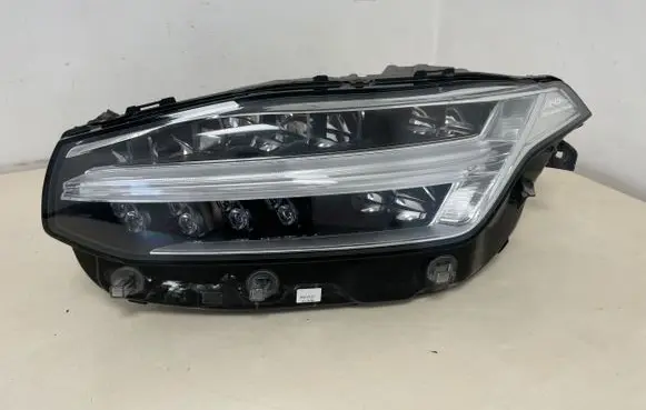 Volvo XC90 Headlight/headlamp 31353155 89909029
