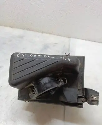 Ford Escort Air filter box 928F9600DC