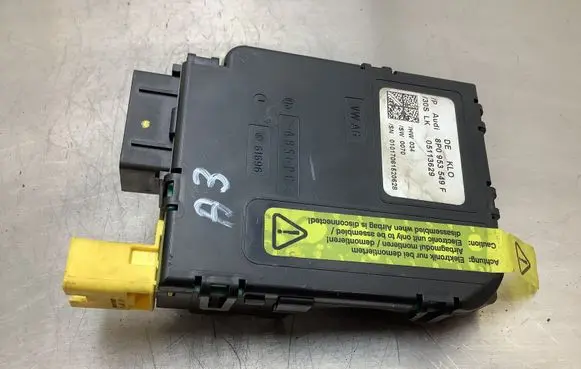 Audi A3 S3 8P Comfort/convenience module 8P0953549F 05113629 01017061520628