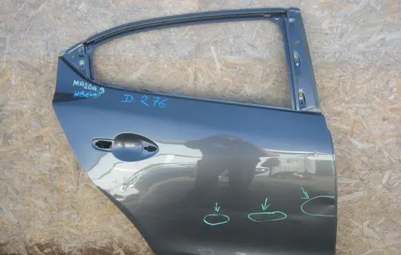 Mazda 3 II Rear door