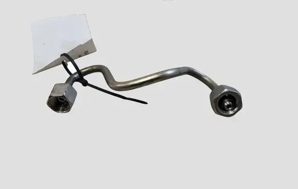 Nissan Qashqai+2 Fuel line pipe