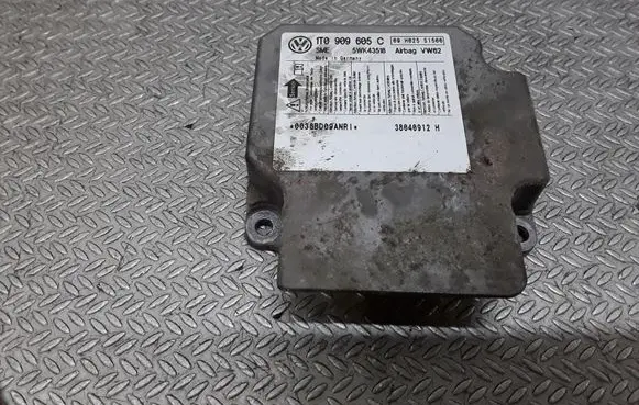 Volkswagen Touran I Airbag control unit/module 1T0909605C 5WK43518