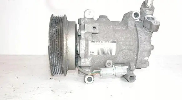Renault Clio III Air conditioning (A/C) compressor (pump)