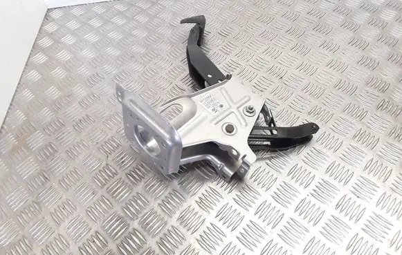 Volkswagen Golf Plus Brake pedal 1K1721057N 1K1721057